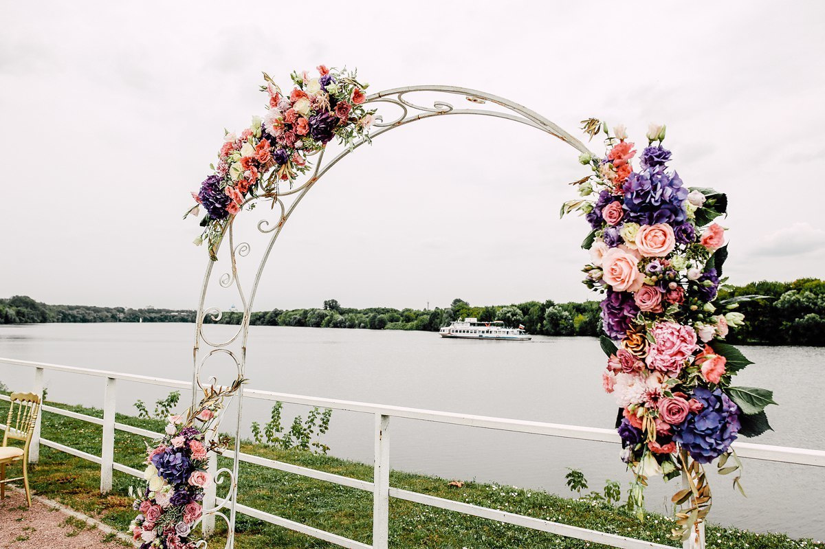 Оформление свадебной арки. Флорист Маргарита Гладкова