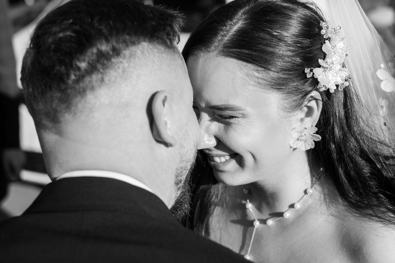 Отзывы о фотографе. Лучший фотограф города. Топ 100. Топ 10. Лучший фотограф. Профессионал. реальные фото со свадьбы, примеры работ фотограф. Профессиональная фотосъемка в Крыму. Натуральные эмоции и живые кадры. Забронируйте дату прямо сейчас!