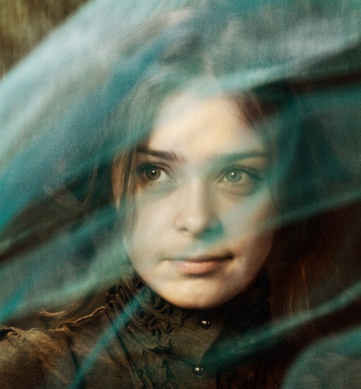 Загадочный потрет девушки. Фотосессия в фотостудии «Light & Soul» I Нижний Новгород.