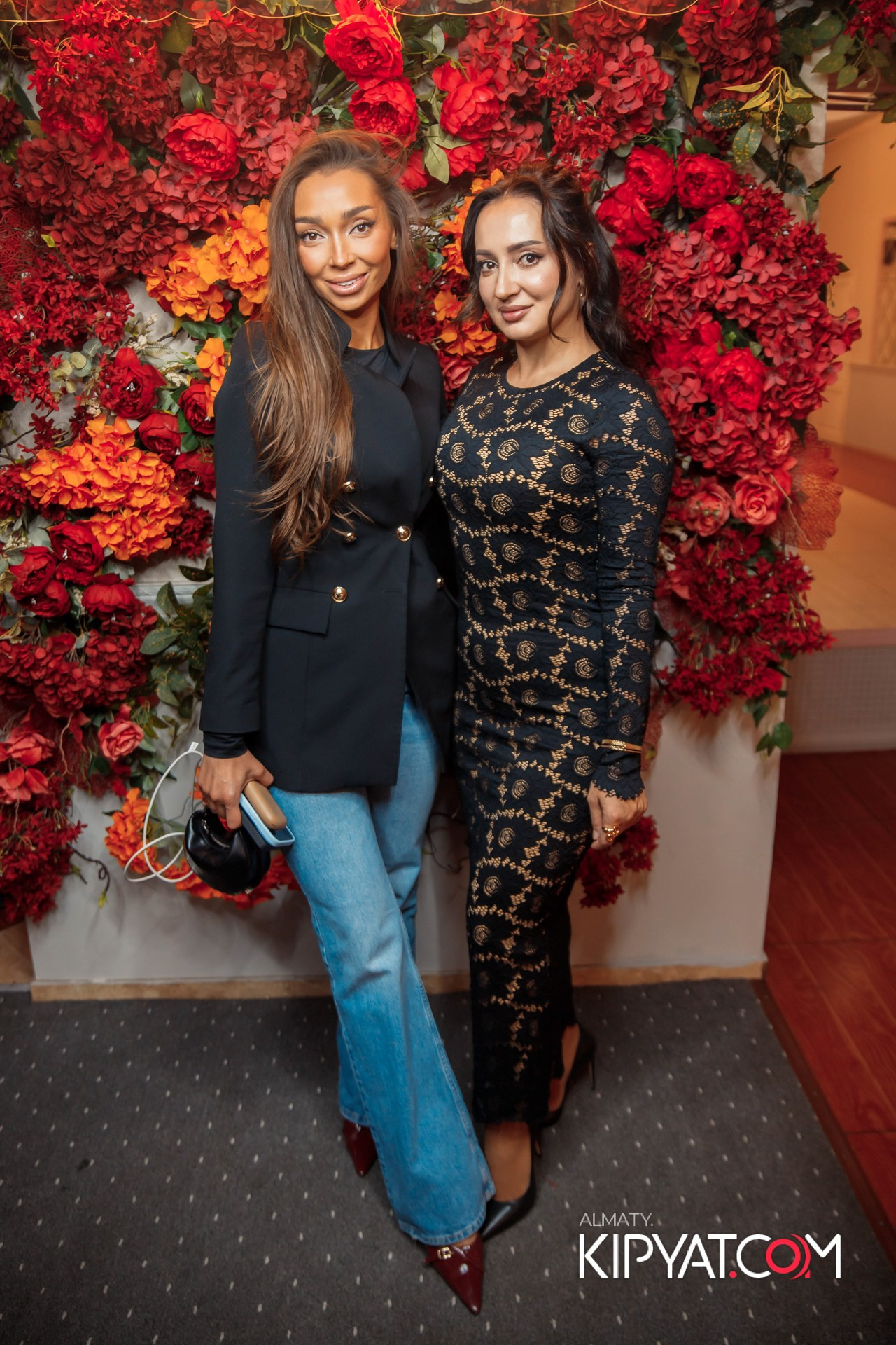 ДЕНЬ РОЖДЕНИЯ КАФЕ ЭСМИРАЛЬДА. КИПЯТКОМ АЛМАТЫ!