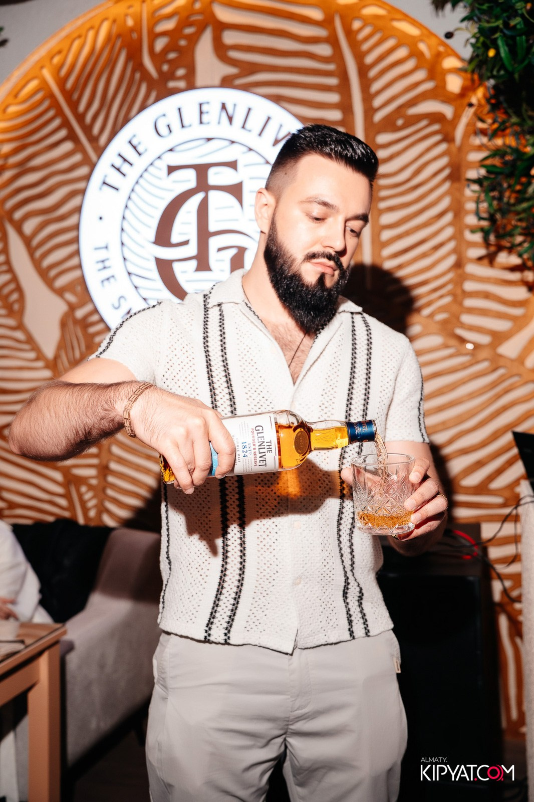 MOOD KARAOKE & TERRACE. КИПЯТКОМ АЛМАТЫ!