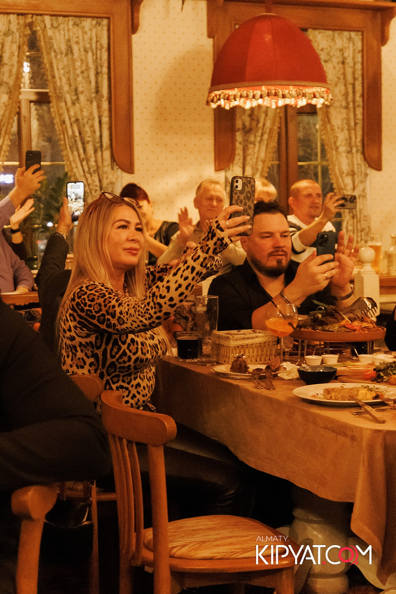 РЕСТОРАН «МАРЬИНА РОЩА». КИПЯТКОМ АЛМАТЫ!