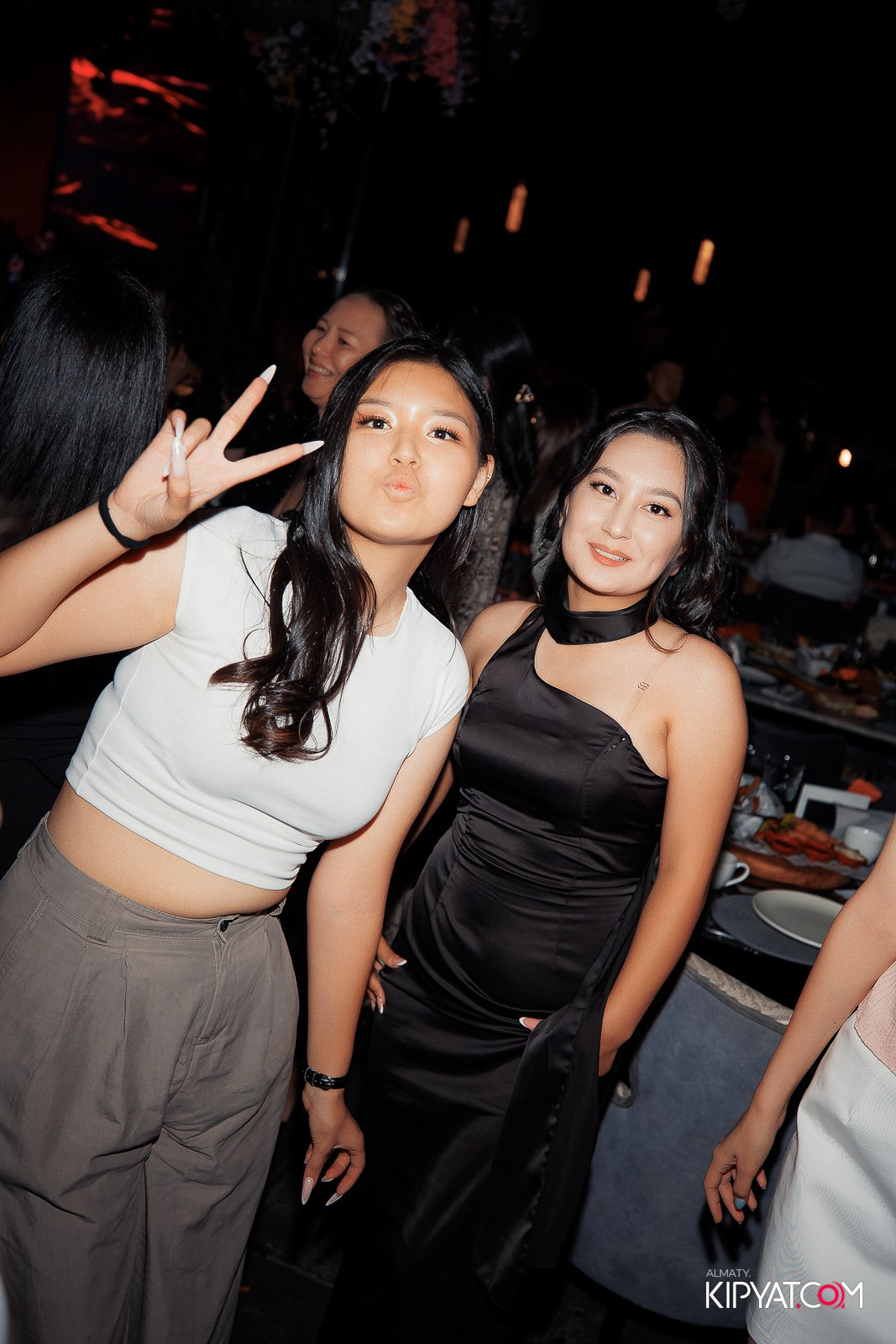 FRIENDS BAR & TERRACE. КИПЯТКОМ АЛМАТЫ!