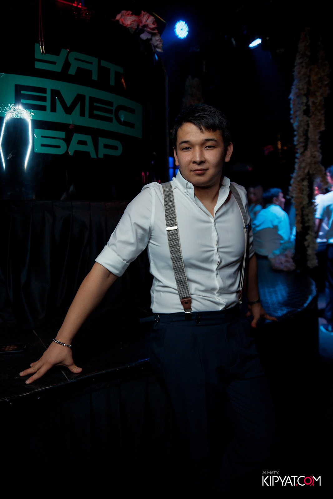 UYAT EMES BAR. КИПЯТКОМ АЛМАТЫ!