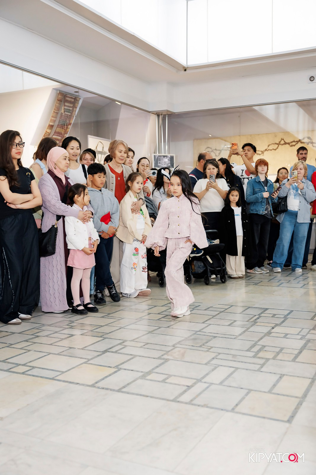 JUNIOR MODELS SHOW. ПЕРФОМАНС НОЧЬ В МУЗЕЕ. КИПЯТКОМ АЛМАТЫ! Фотосъемка мероприятий в Алматы