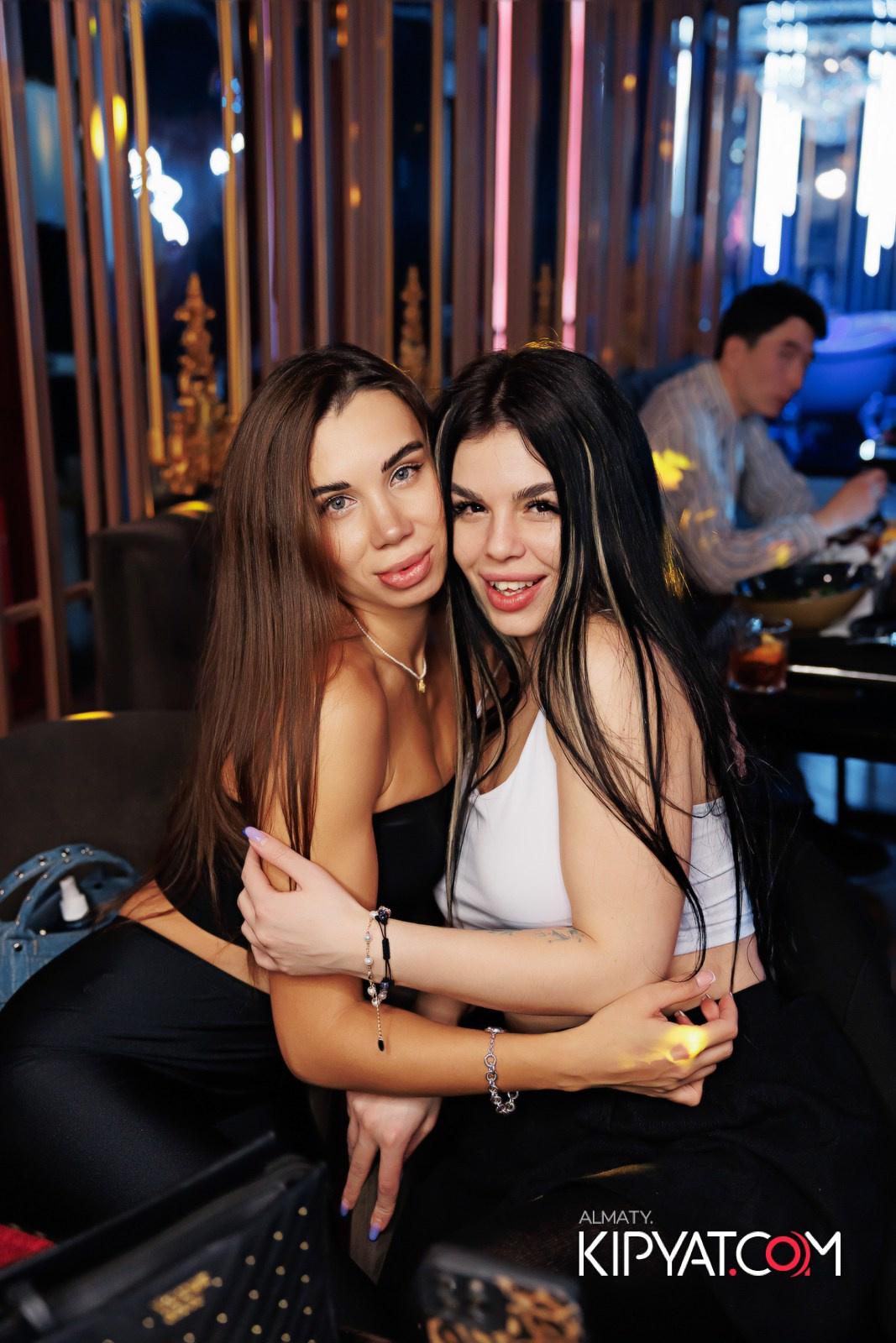 ЗАЯ, НА БИС. КИПЯТКОМ АЛМАТЫ!