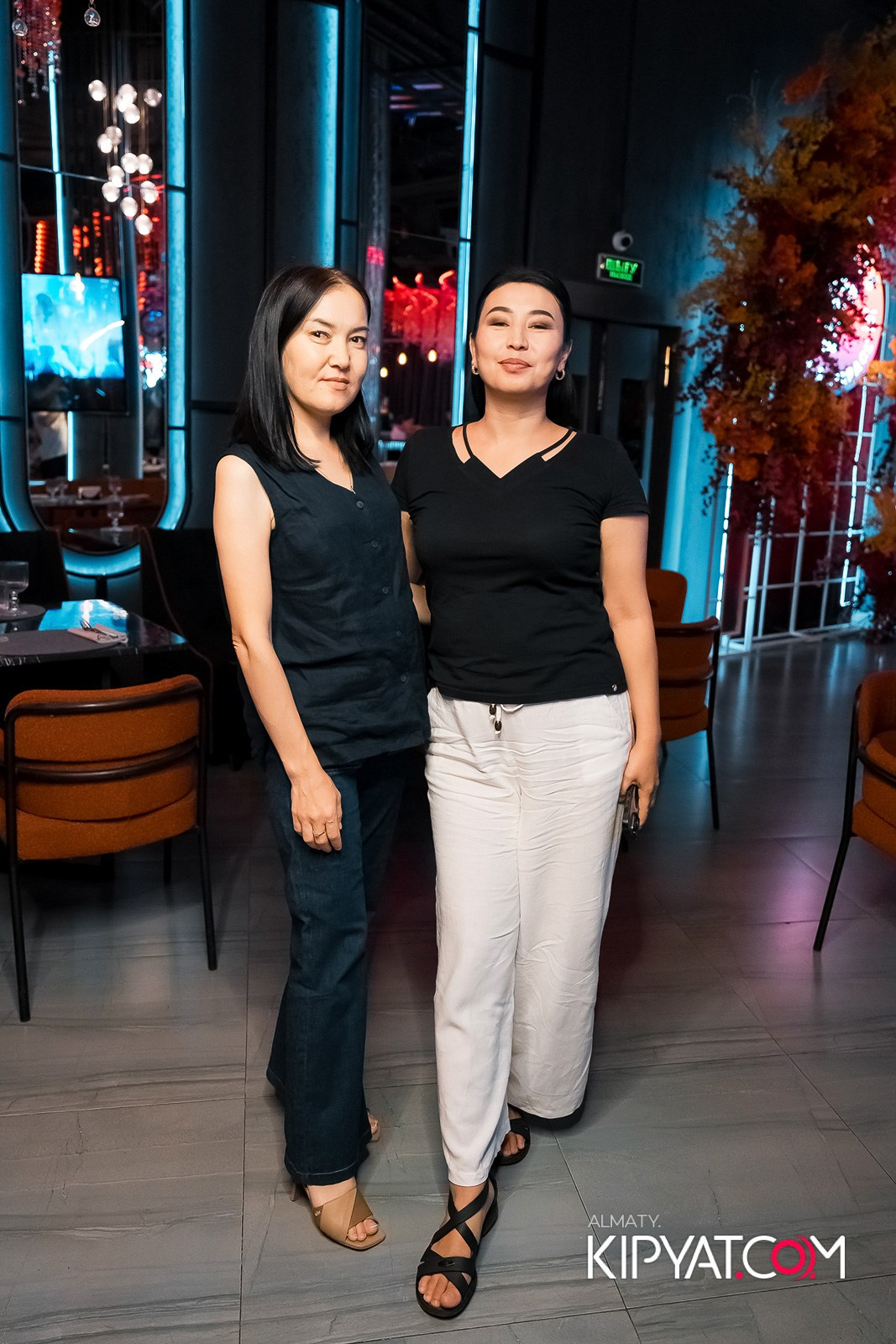 FRIENDS BAR & TERRACE. КИПЯТКОМ АЛМАТЫ!