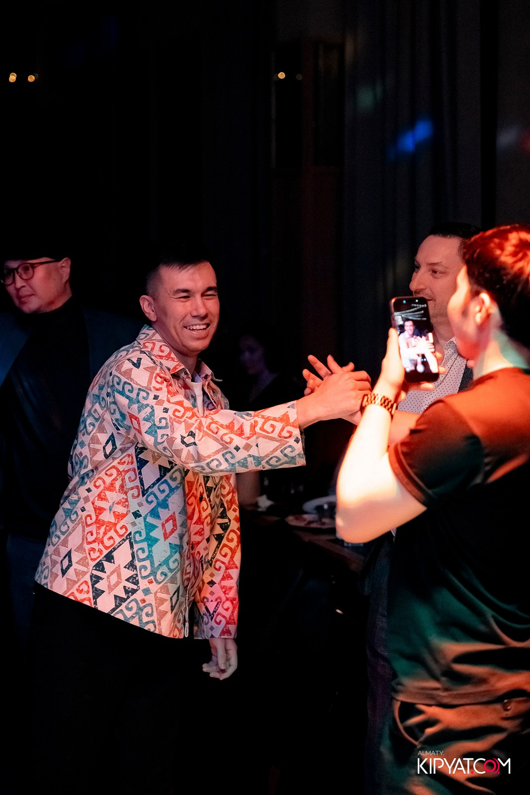 ПИНТА НА ТУЛЕБАЕВА. КИПЯТКОМ АЛМАТЫ! Фотосъемка мероприятий в Алматы