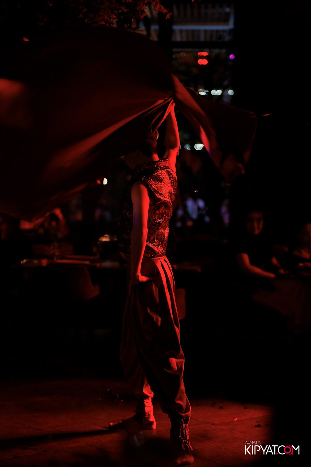 FRIENDS BAR & TERRACE. КИПЯТКОМ АЛМАТЫ!