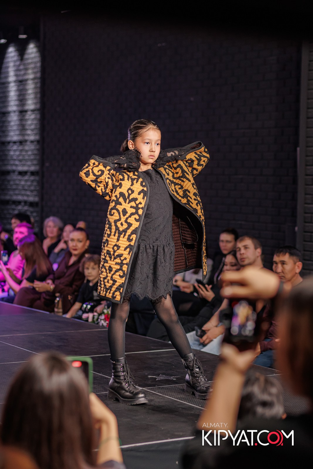 JUNIOR MODELS SHOW В РАМКАХ БЛАГОТВОРИТЕЛЬНОГО ПРОЕКТА МОДА ЗА СЧАСТЬЕ ДЕТЕЙ. КИПЯТКОМ АЛМАТЫ!