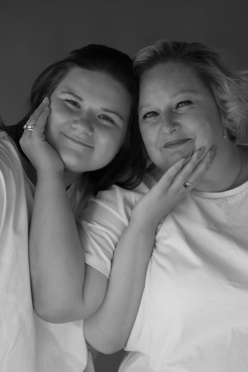 В наших фотосессиях мы ловим не позы — мы ловим эмоции. Фотостудия во Всеволожске. Подходит для всех творческих проектов