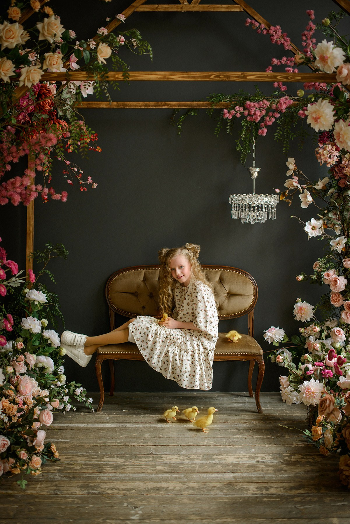 Photo shoot of a girl with goslings and a hat. Photographer Elena Carruthers, Scotland