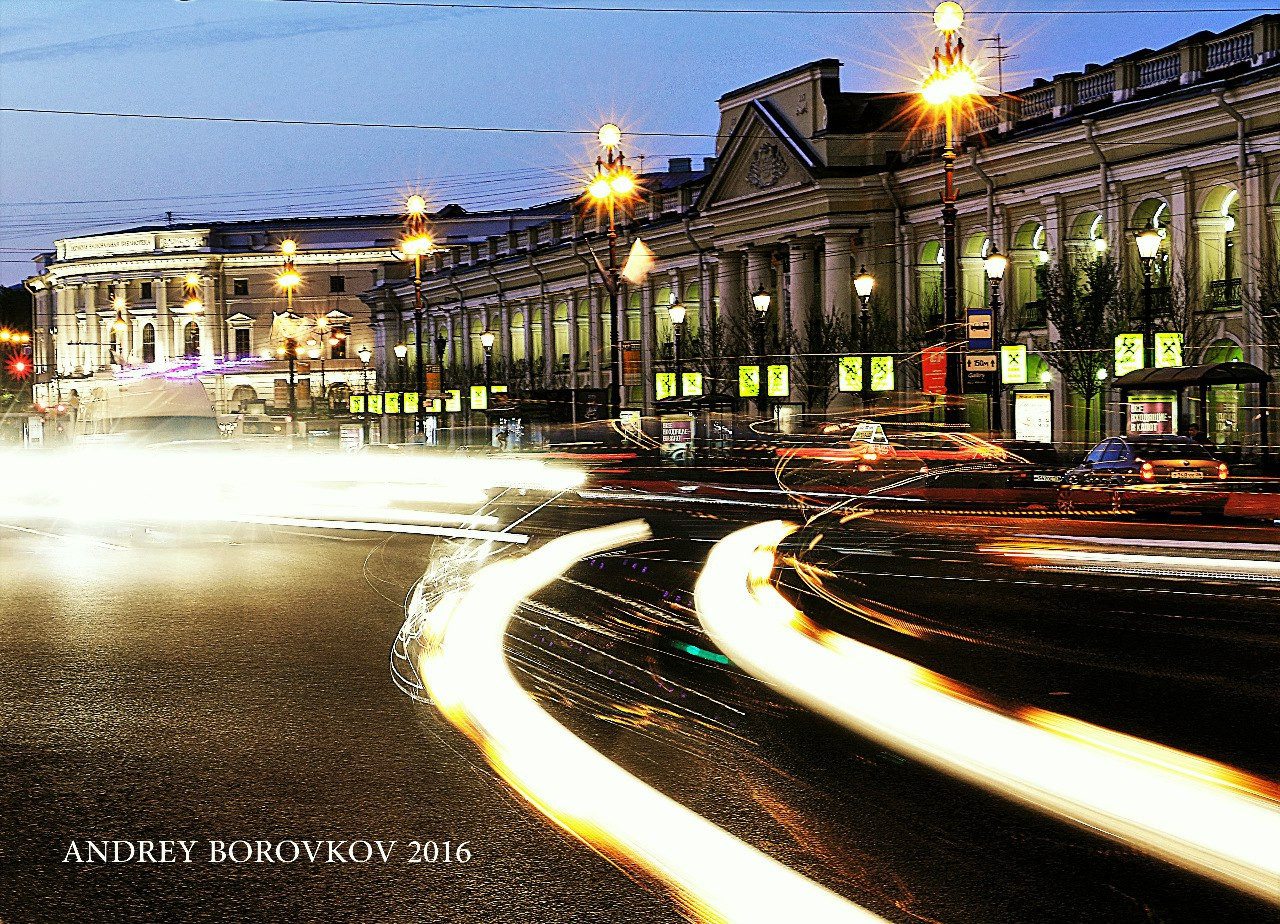 Ночь в Петербурге. Поворот с Думской улицы на Невский проспект