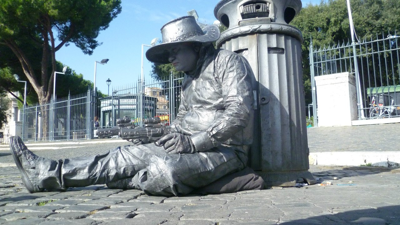 Живая фигура на улицах нашего города