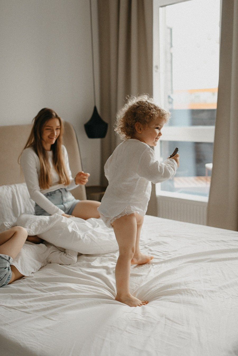 Костя, Яна, Кристина, Леон | дома