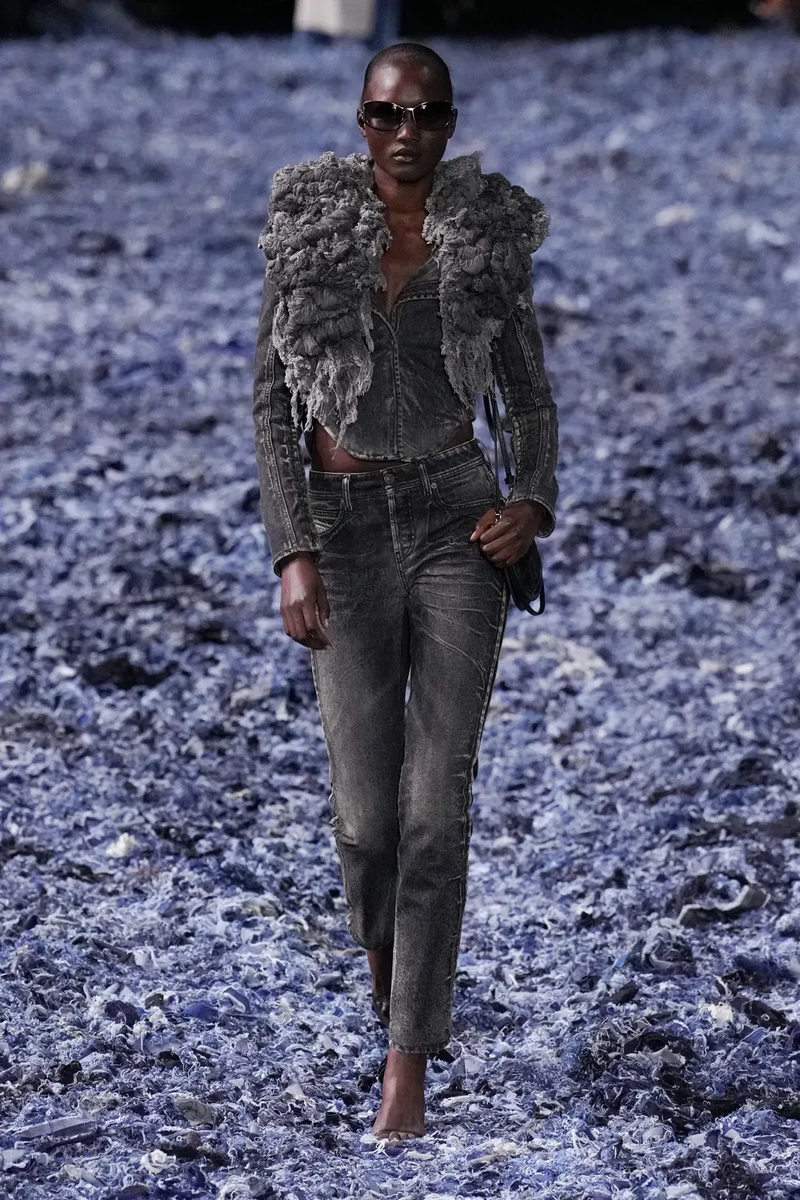 Вдохновляющая коллекция Diesel: тренды деним с Недели моды в Милане весна-лето 2025 — Школа для девочек «Само Совершенство». Школа для девочек во Владивостоке — Само Совершенство