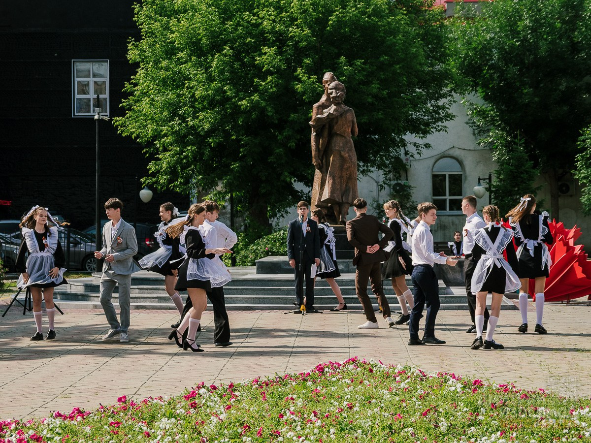 Школьный вальс выпускников