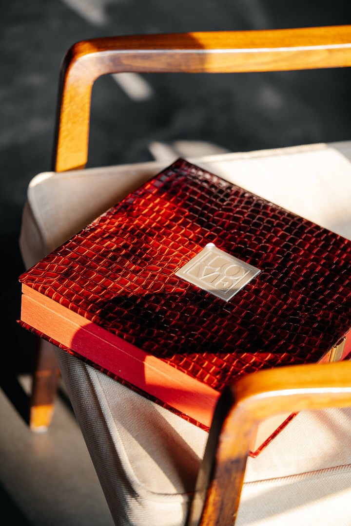 Кожаная обложка с металлической вставкой. Фотограф Андрей Ширкалин Москва Московская обл, Коломна, Рязань