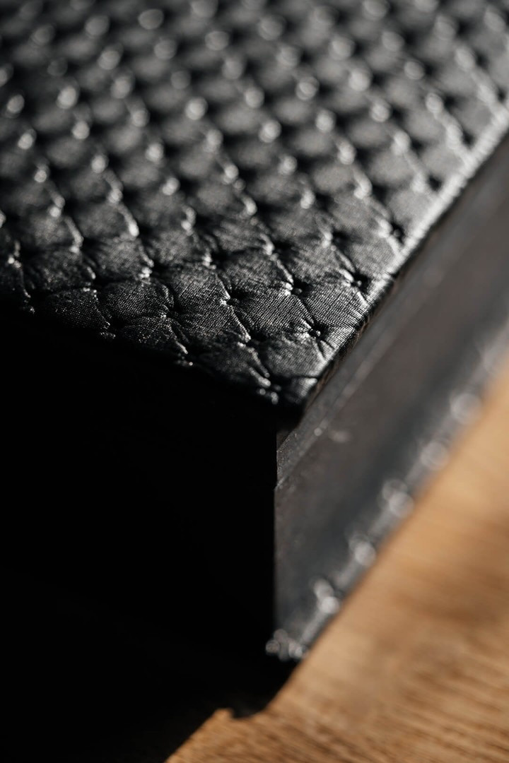 Кожаная обложка с металлической вставкой. Фотограф Андрей Ширкалин Москва Московская обл, Коломна, Рязань