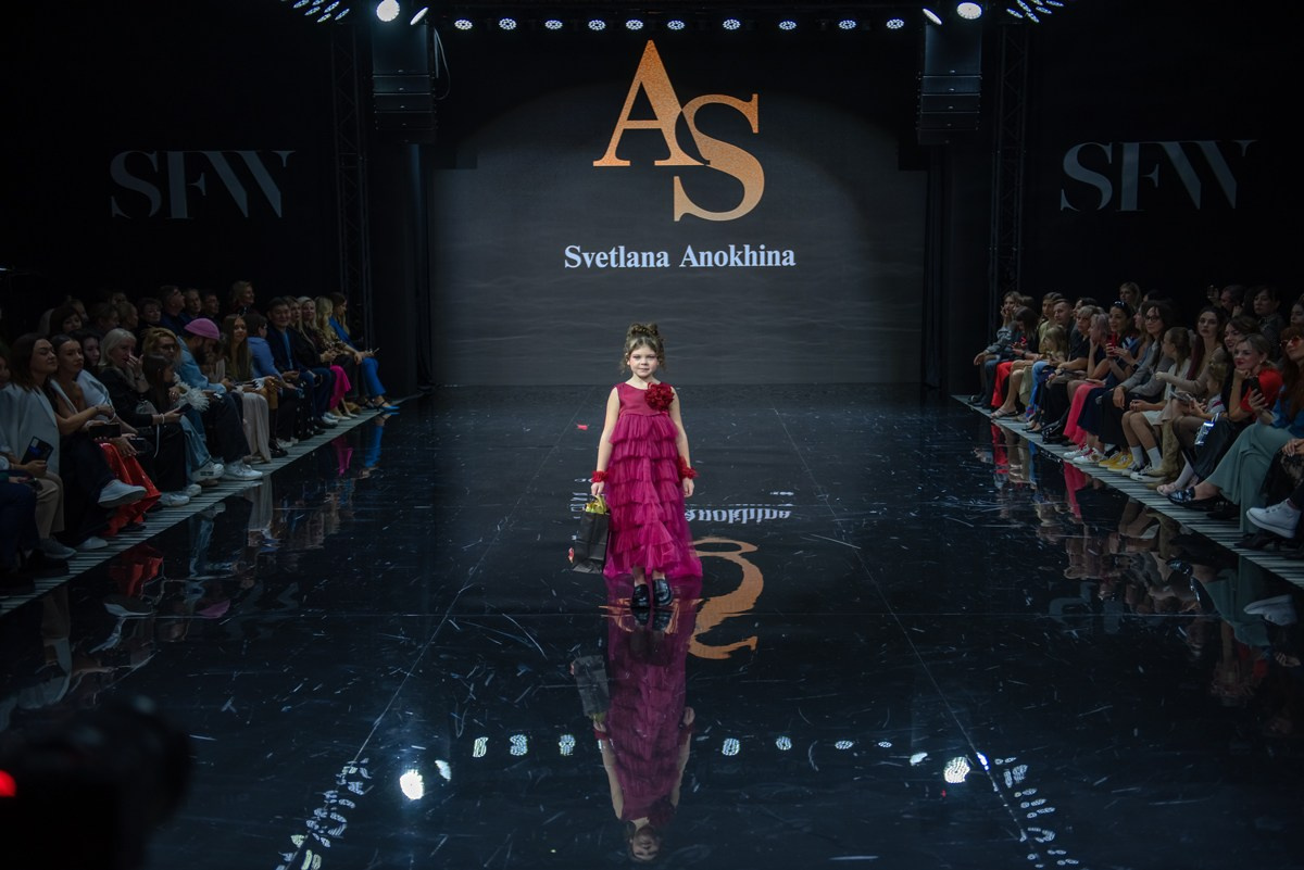 SochiFashionWeek2024 дизайнер Анохина Светлана. Семейный и коммерческий фотограф в Сочи Александр Бодунов