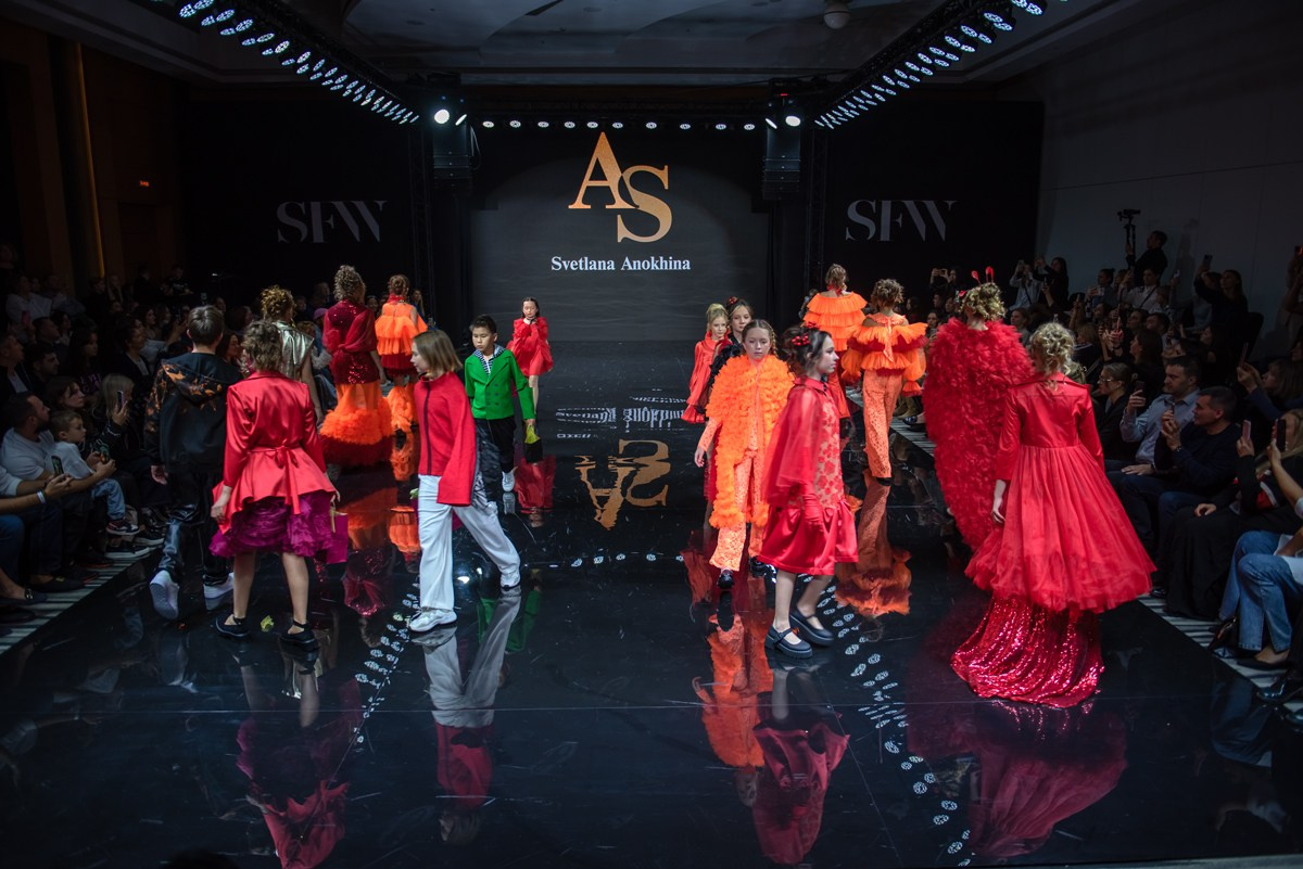 SochiFashionWeek2024 дизайнер Анохина Светлана. Семейный и коммерческий фотограф в Сочи Александр Бодунов