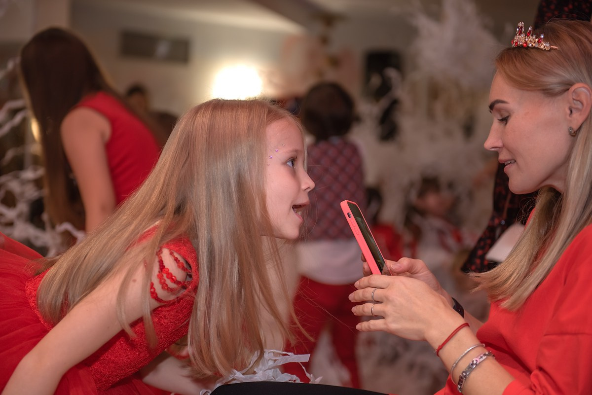 Выпускной в детской школе моделей HAPPYkids 2024. Семейный и коммерческий фотограф в Сочи Александр Бодунов