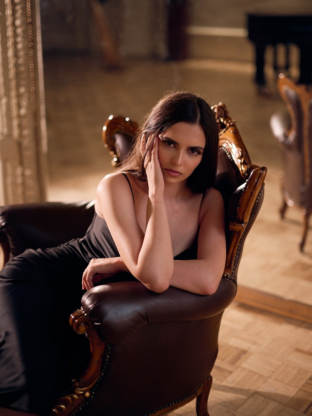 Индивидуальная женская фотосессия с искусственным светом