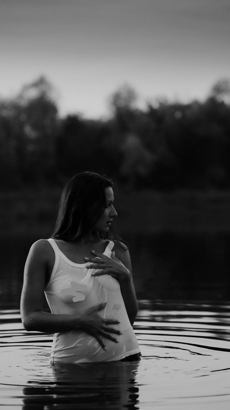 В воде на закате. Профессиональный фотограф в Рязани