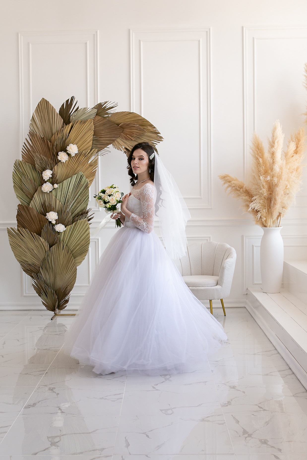 Свадебный фотограф в Омске. Счастливые моменты Вашей жизни. Фотограф Наталья Стаг в Омске. Фотографирую в разных стилях в разных студиях, а так же в школах и садах. Печатаю выпускные фотоальбомы