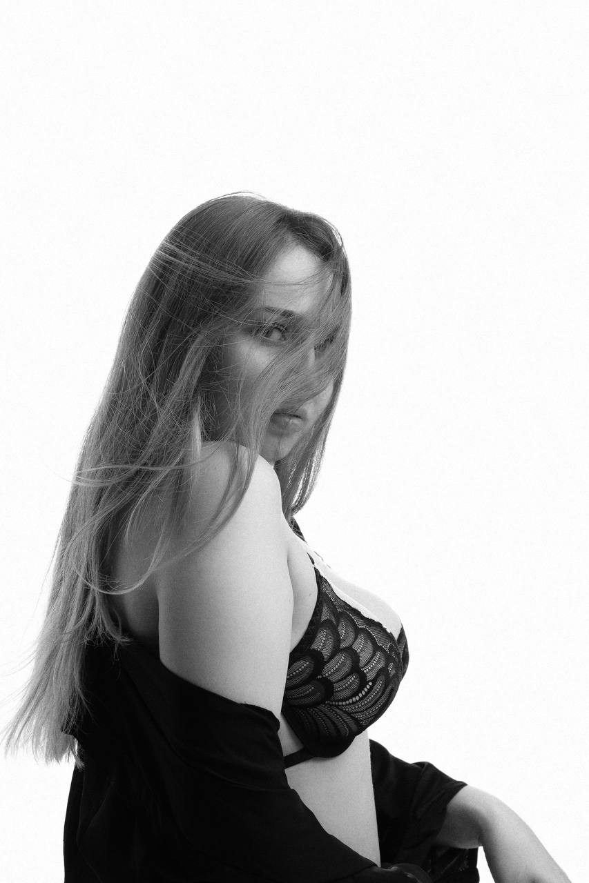 Индивидуальная. Персональный и коммерческий фотограф в Тюмени Полина Лапардина