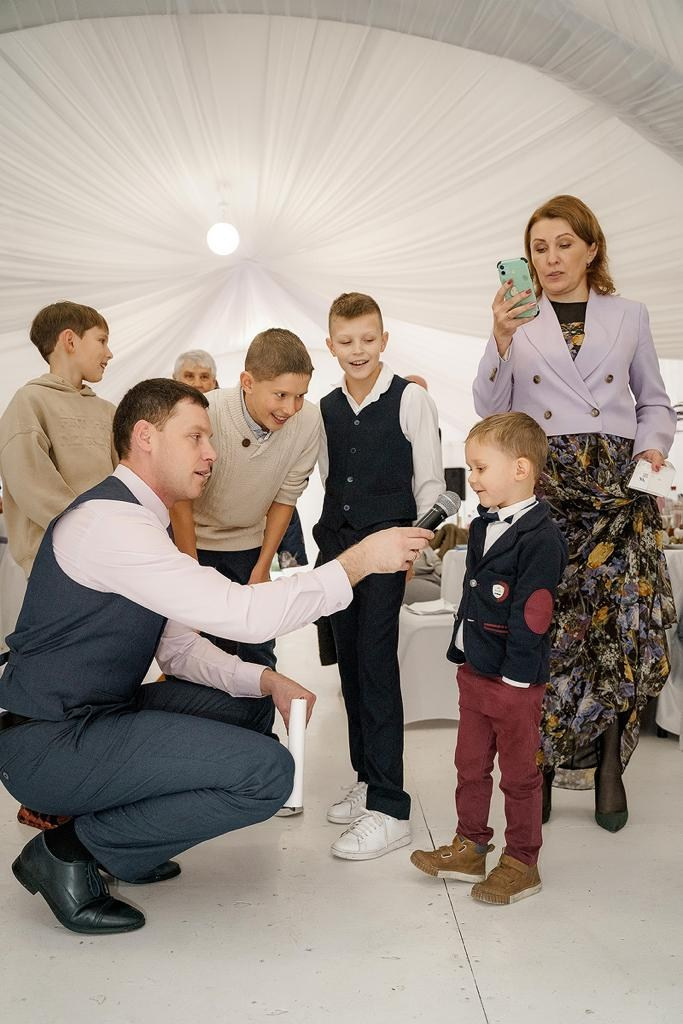 Фото. Ведущий и Вокалист Александр Узунов в Москве и Московской области