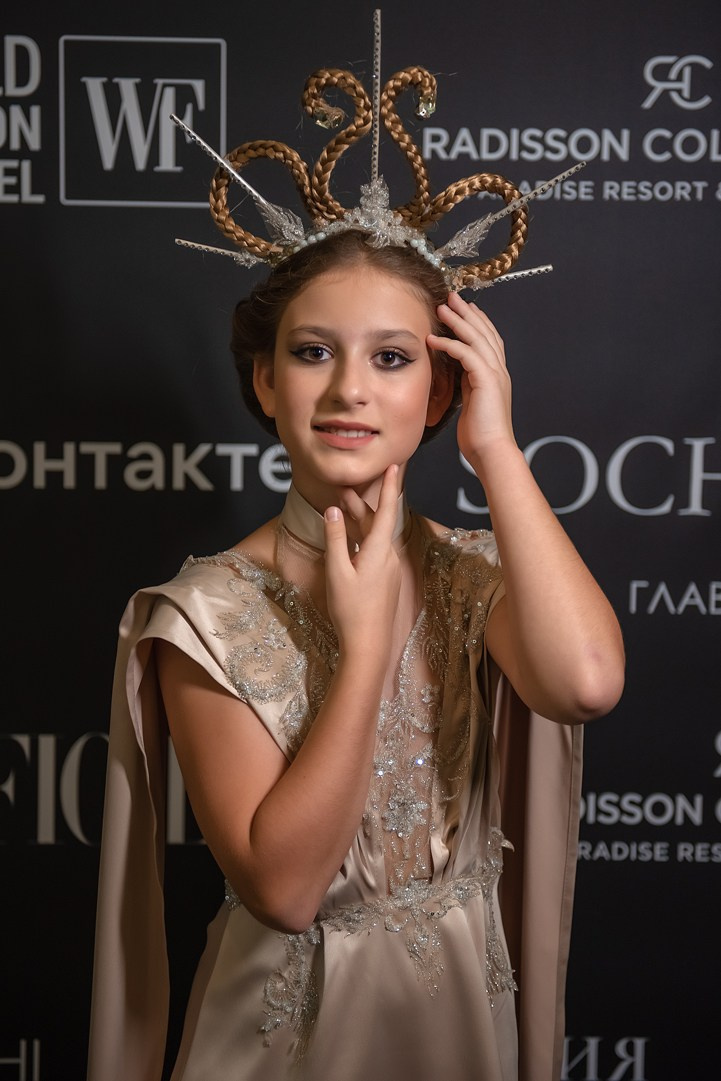 SochiFashionWeek2024 дизайнер Анохина Светлана. Семейный и коммерческий фотограф в Сочи Александр Бодунов