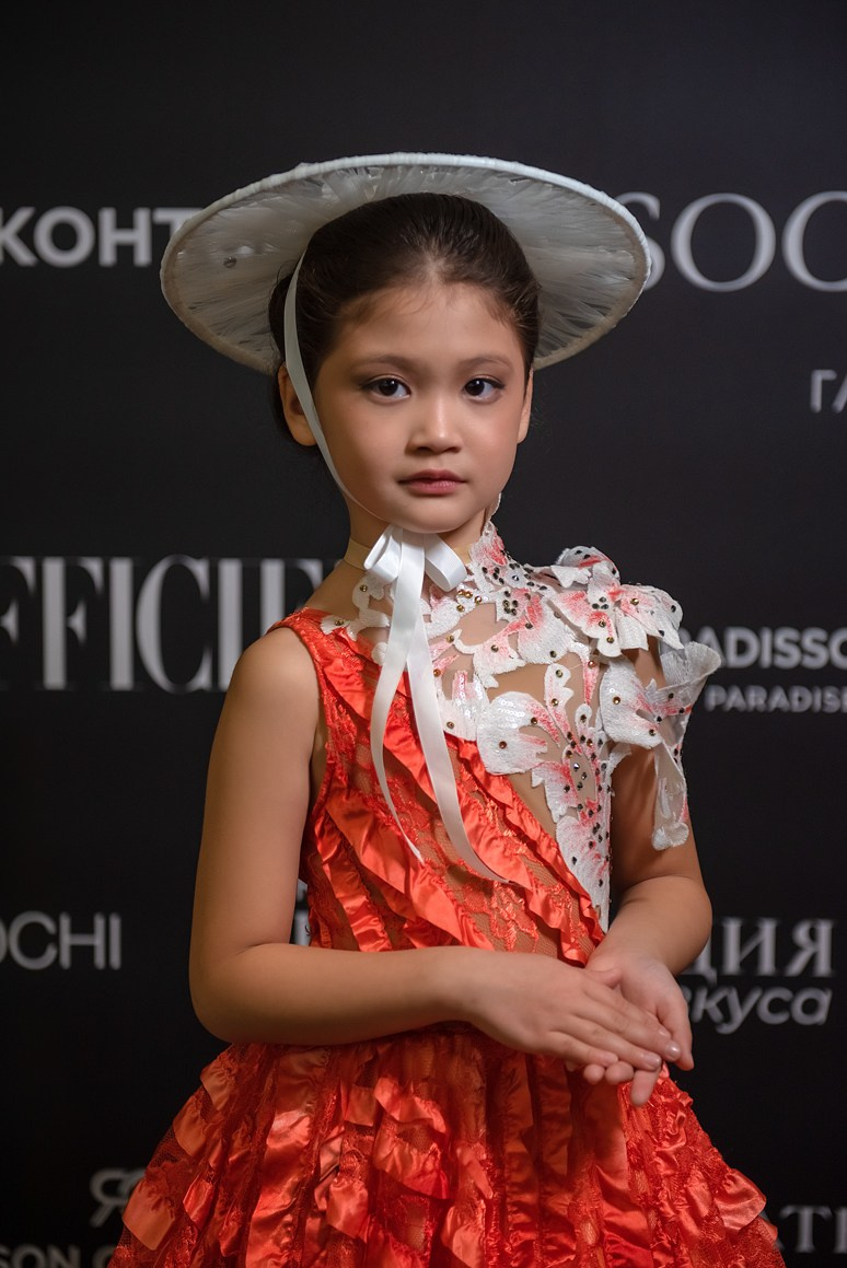SochiFashionWeek2024 дизайнер Анохина Светлана. Семейный и коммерческий фотограф в Сочи Александр Бодунов