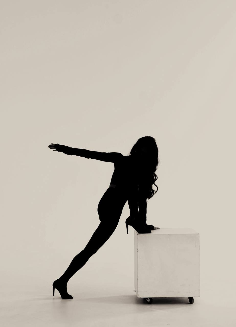 Натуся в красном. Фотограф Москва — Полина Робин