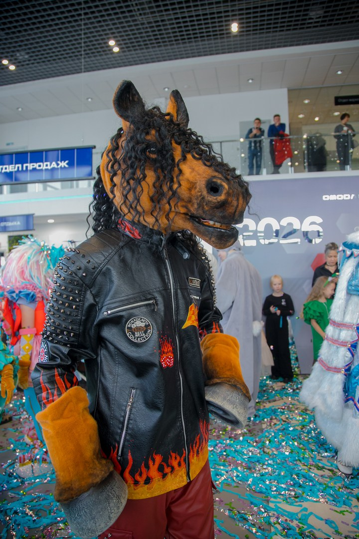 Чудеса на новогодней елке: хоровод игрушек. Репортажная съемка Иркутск Александр Ростов