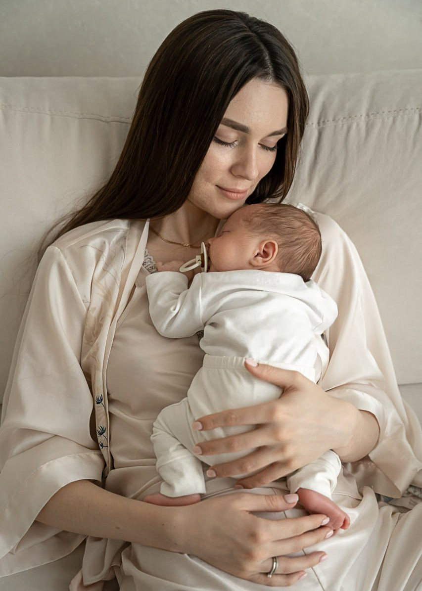 Фотосессия новорожденного дома  примеры фото. Фотограф в Ялте Инна Найден. Детский и семейный фотограф