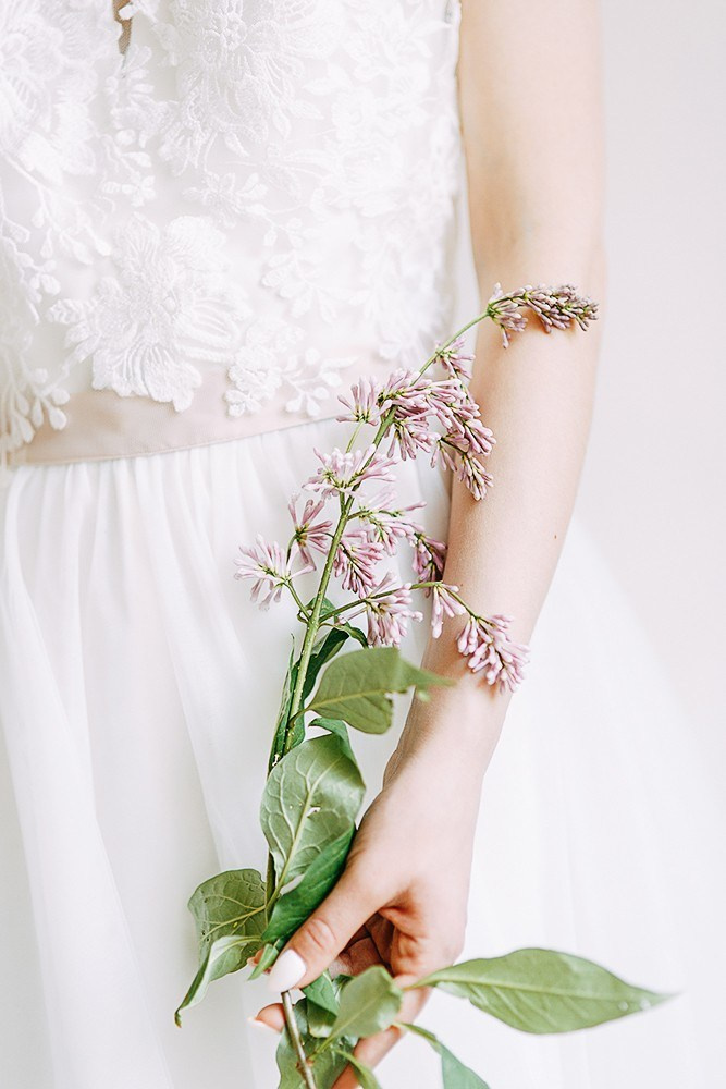 Утро невесты в сирени