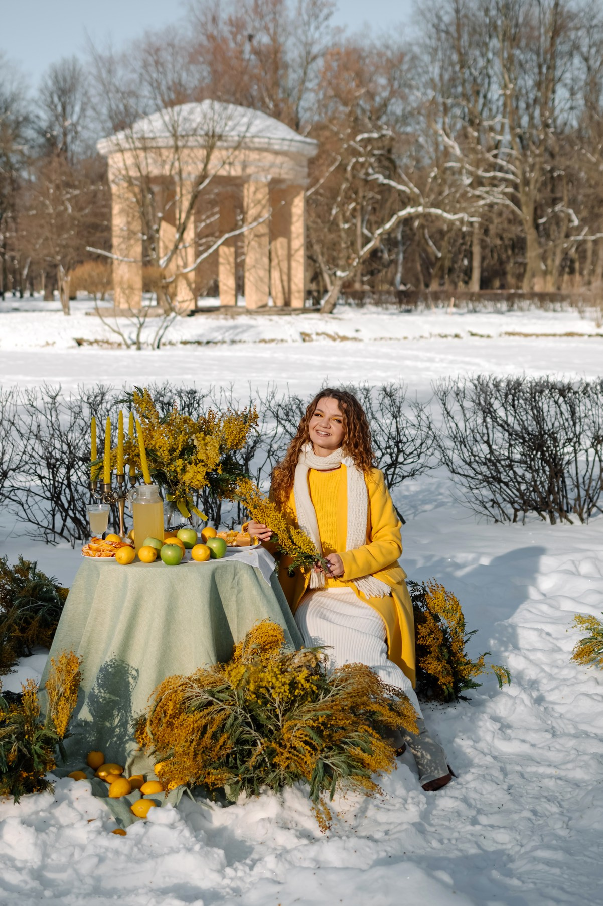 Ева с мимозой. Свадебный и сеейный фотограф в Санкт-Петербурге Елена Худякова