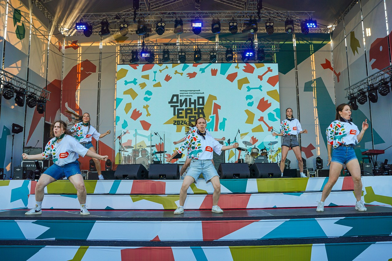 Динотерра 2024. #фотокаквкино | Фотографирую людей