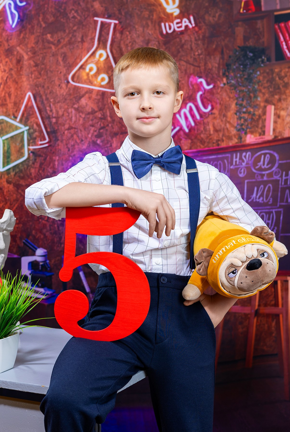 Неон формулы. Выпускные альбомы в Иваново в детский сад и школу. Александр и Светлана Янкины