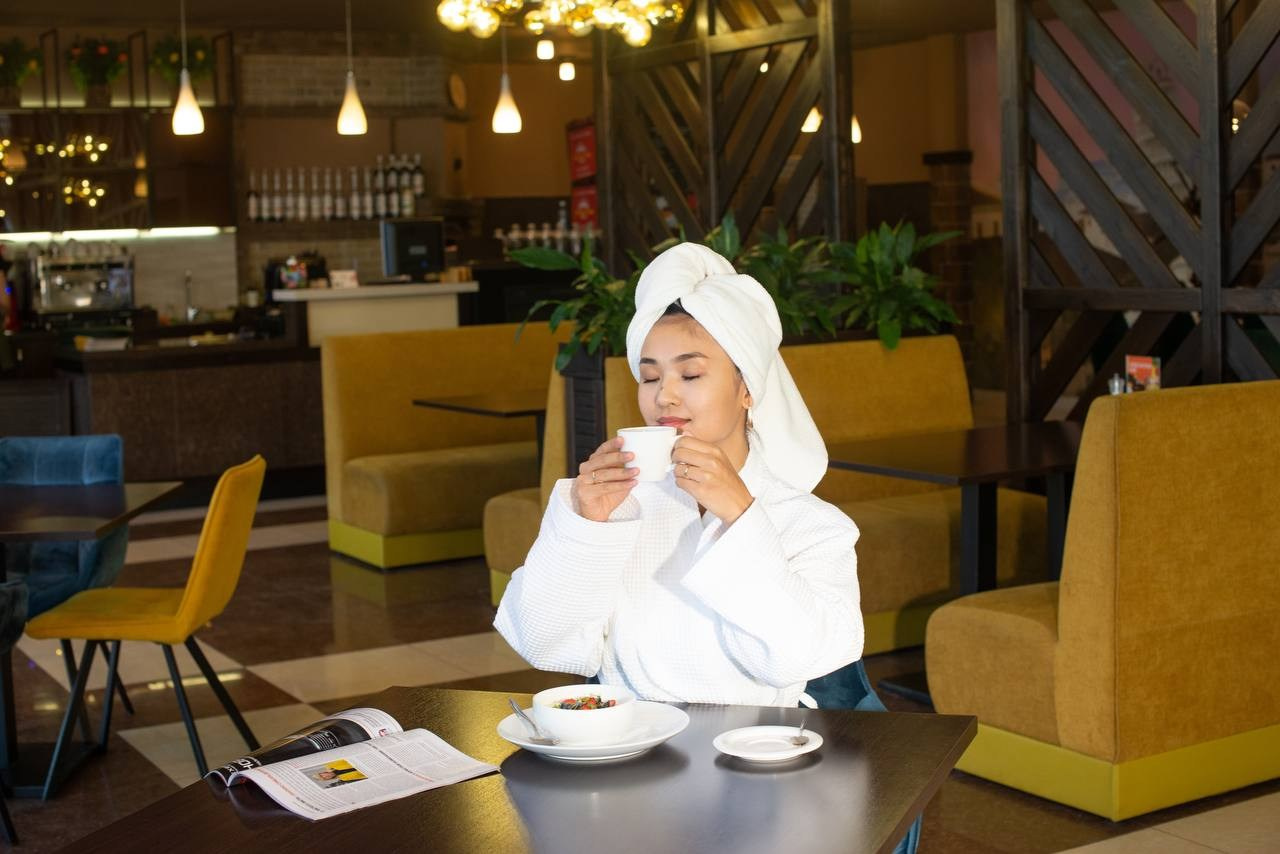 Модель для предметной съемки Дамира Красноярск| Sale Easy