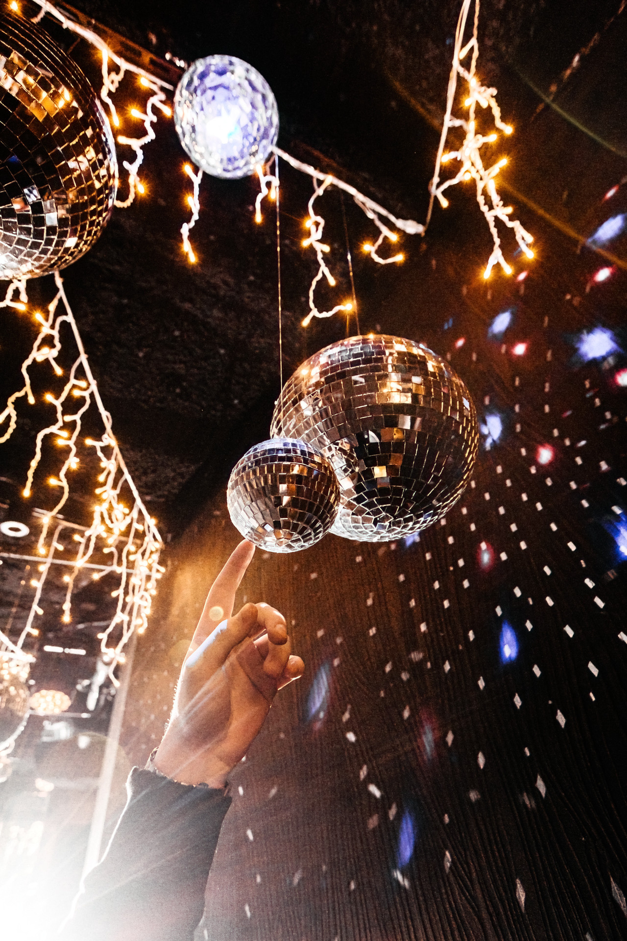 Фотограф в Питере Антон Матвеев, https://www.instagram.com/toha.matveev/ 