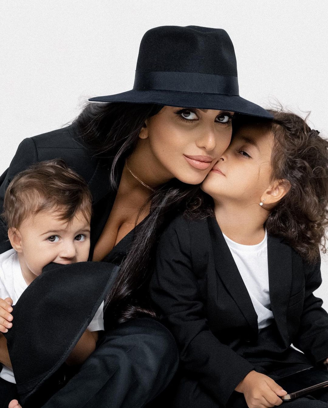 Mom and baby. Ph.emmi