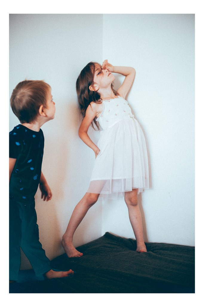 Брат и сестра. Фотограф Денис Денисов