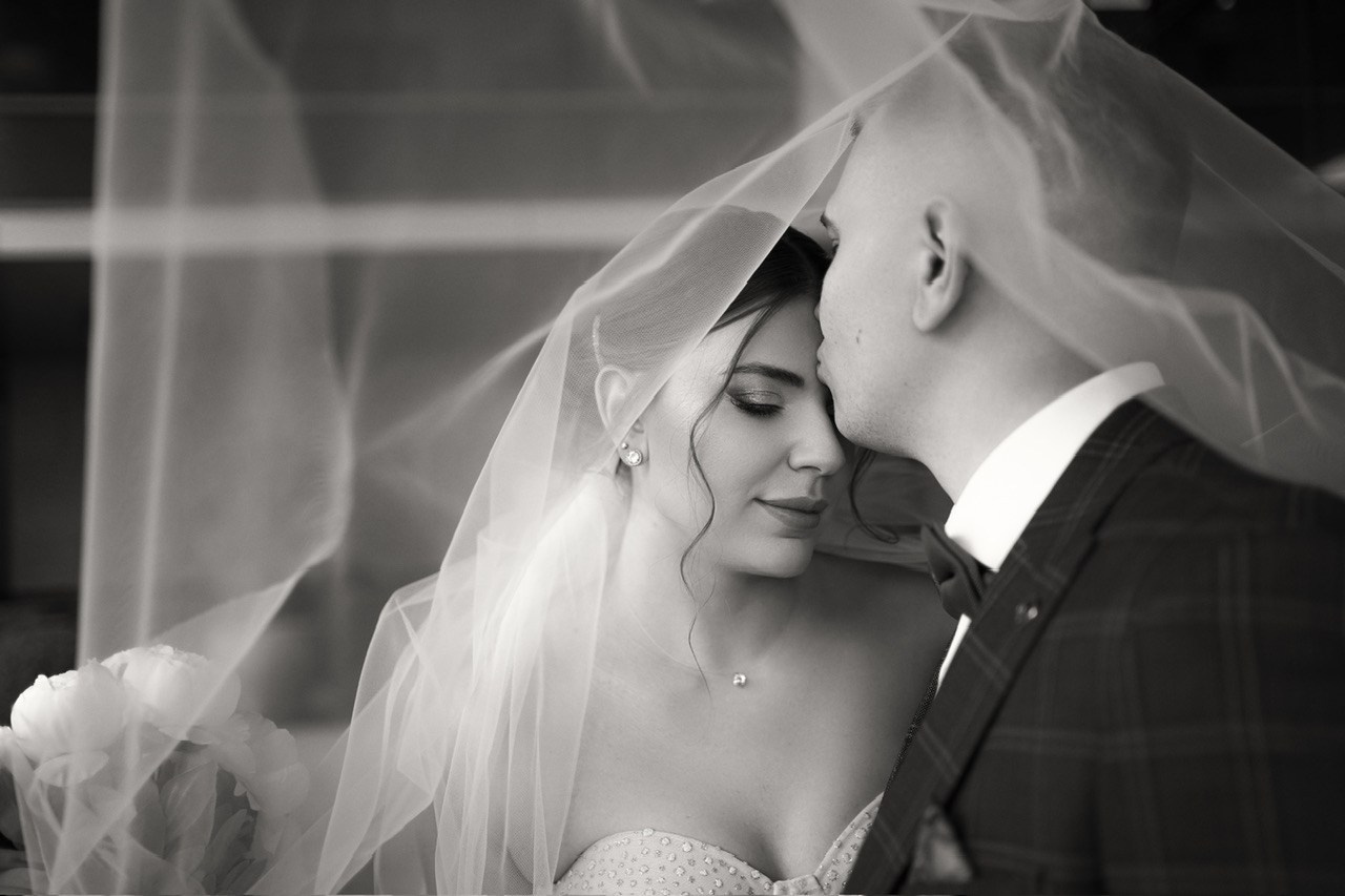 Свадебная фотосессия в отеле Хаятт. Фотограф Ростов-на-Дону Алёна Чёботова. Свадебный фотограф в Ростове-на-Дону. Таинство Крещения и Венчания, семейные фотосессии. Алёна Чёботова