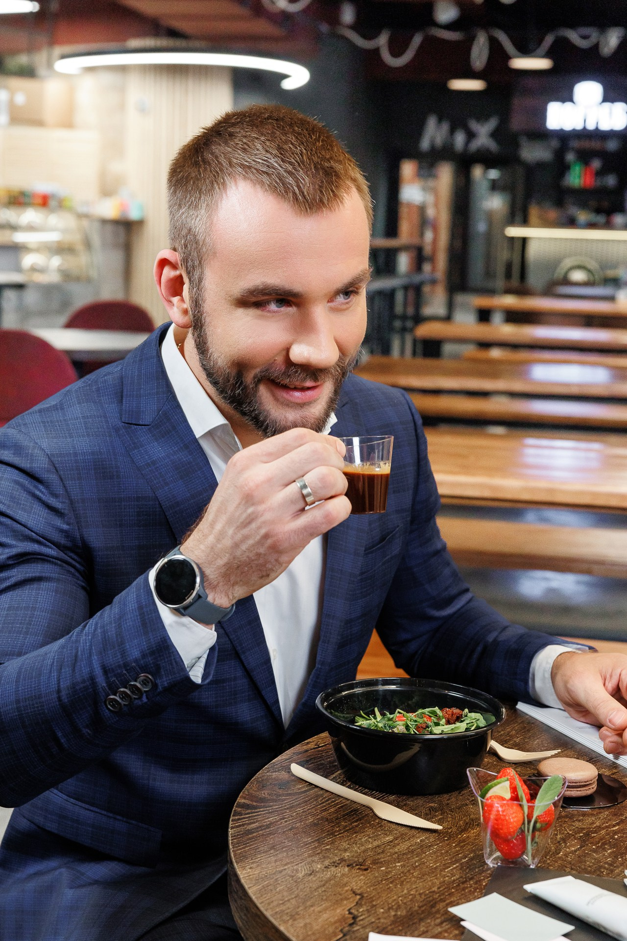 Пластиковая посуда. Фотосъёмка для бизнеса — предметное фото, репортаж с мероприятий, портреты людей, съёмка интерьера и экстерьера