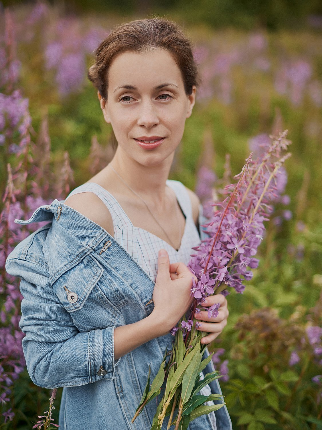 Ольга в Иван-чае. Фотограф для людей и брендов в Санкт-Петербурге