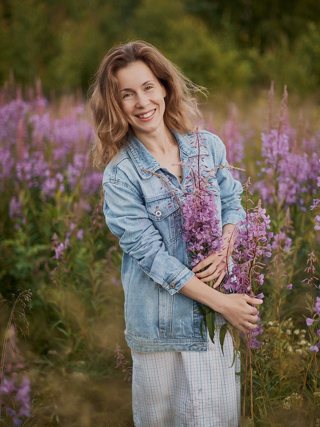 Ольга в Иван-чае. Фотограф для людей и брендов в Санкт-Петербурге