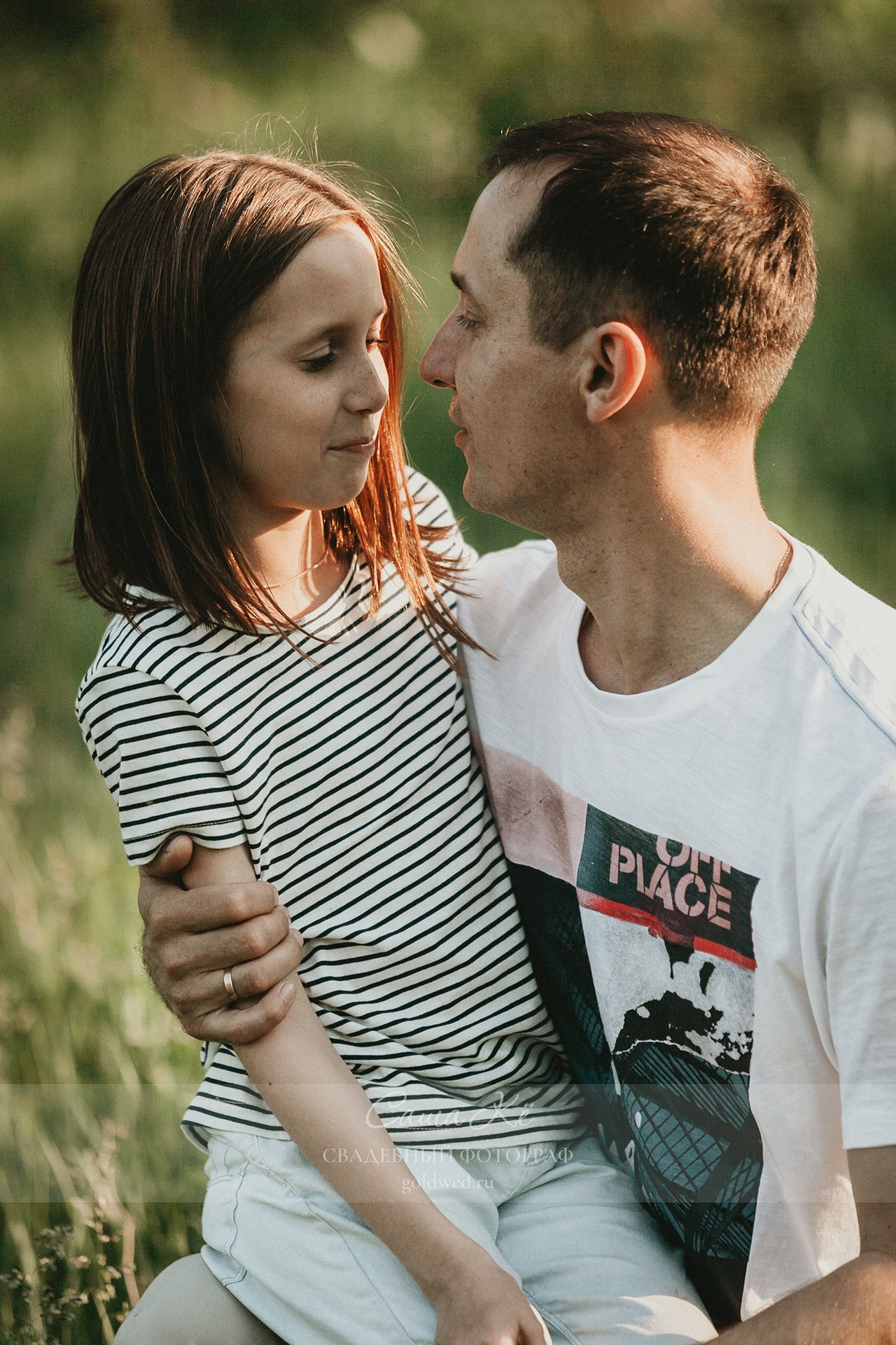 Фотограф Саша Кё - семейная фотосессия в Заельцовском парке с прогулкой и романтикой