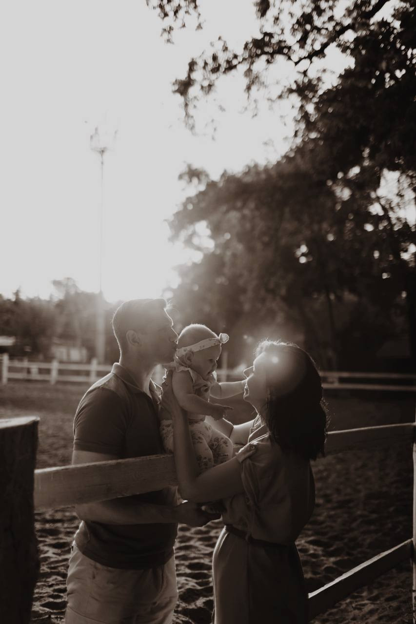 Семейная фотосессия в загородном парке. Фотограф Ксения Дзюбак Самара-Москва